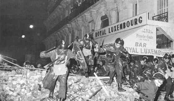 la-policc3ada-en-la-madrugada-del-10-de-mayo-en-el-barrio-latino