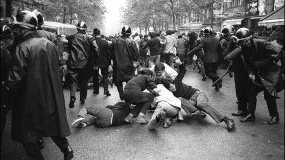 CRS en el boulevard Saint-Germain el 6 de mayo
